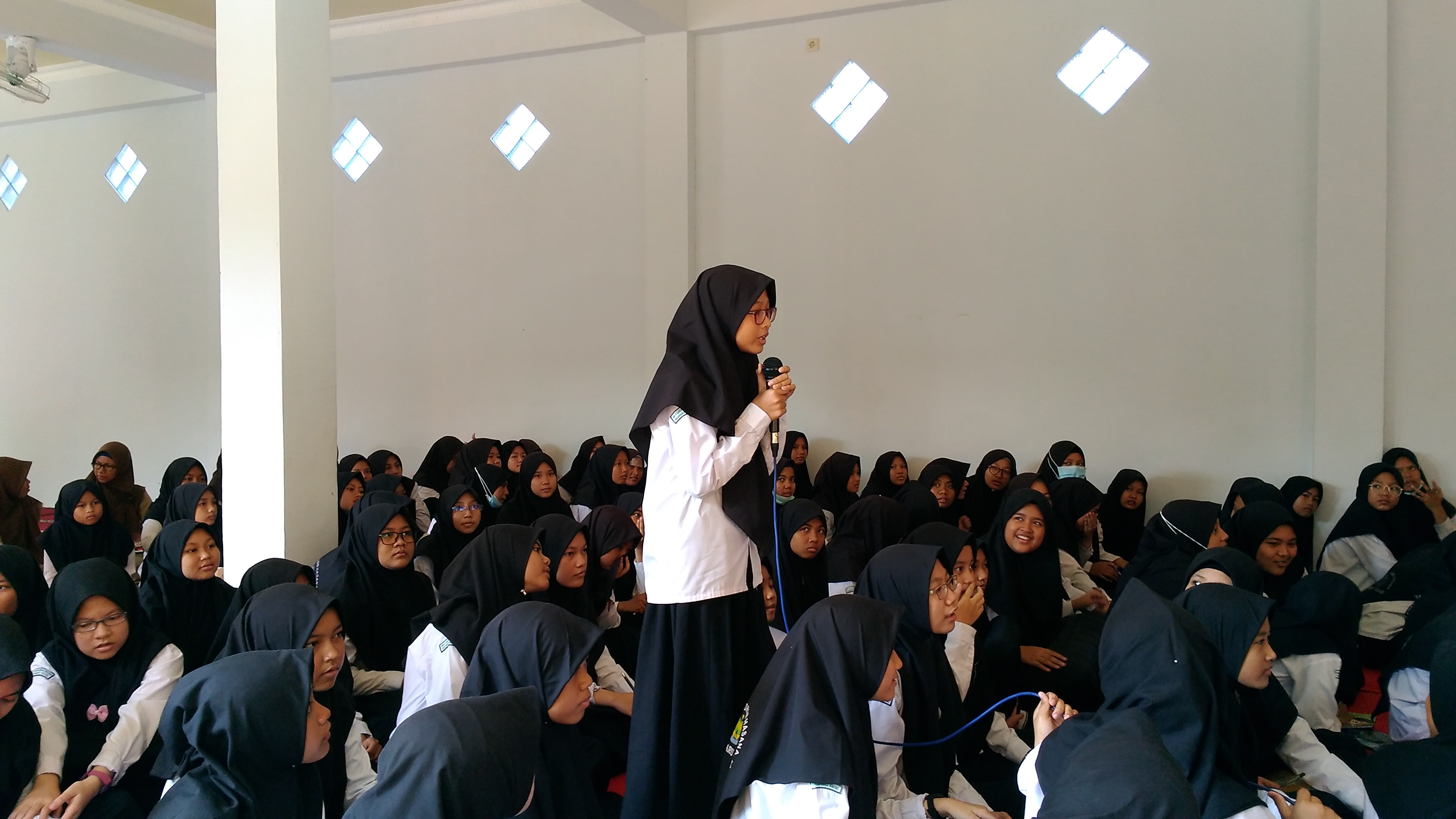 Polisi Masuk Sekolah Polisi Masuk Sekolah